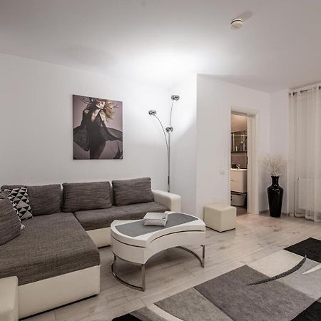 Studio Residence Militari M2 Bukarest Exterior foto
